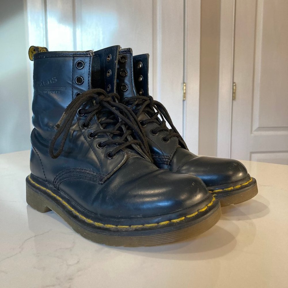 Dr Martens Women's Dark Olive Leather Lace Up Boots Size 5